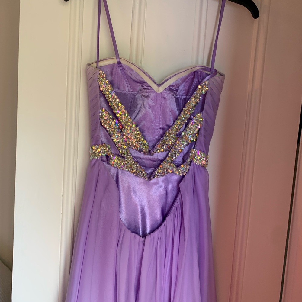 La Femme Prom / Wedding / Grad Formal dress, size 2 - Picture 15 of 16